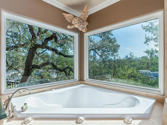 🎶 New Homes in Austin – From Chic Condos to Expansive Family Estates