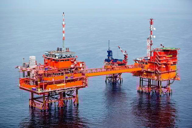 Crude oil sinks on reports UAE could leave OPEC