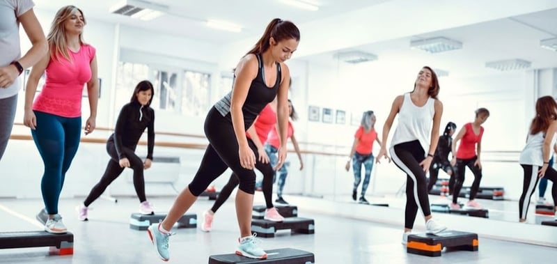 Walking 10,000 steps vs lifting weights 3x weekly: body composition results.