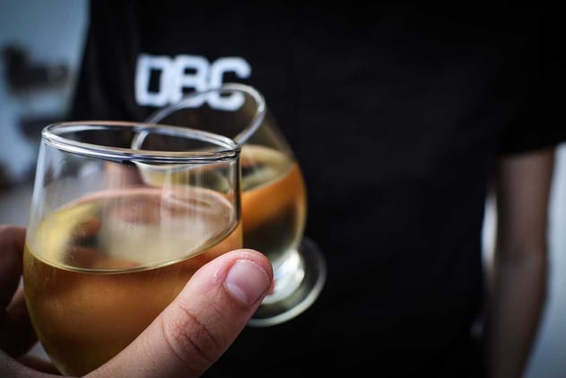 Cheers to Balance: How to Enjoy Drinks While Dieting