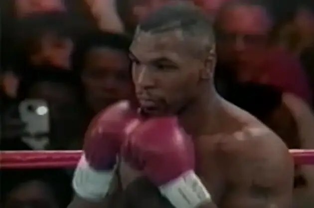 La falsa noticia del «viajero del tiempo» que vio una pelea de Tyson en 1995