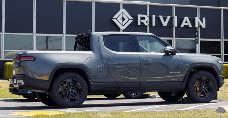 🍎This UTA Dean will show up for Klass; Dells ring UT bells with $750M gift; 5 Tarrant biz leaders are EY finalists.