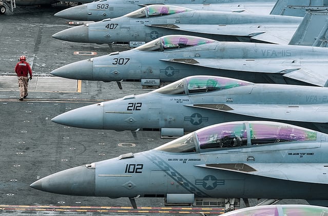 US Fighter Jets Fly Closest Yet to Venezuela Amid Escalating Tensions