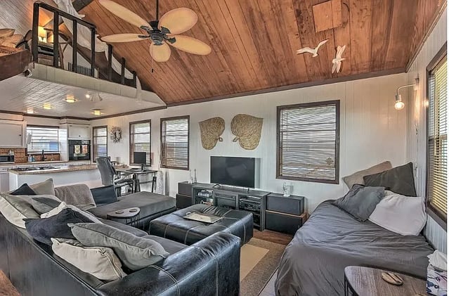 February 4: 8 Potential STRs