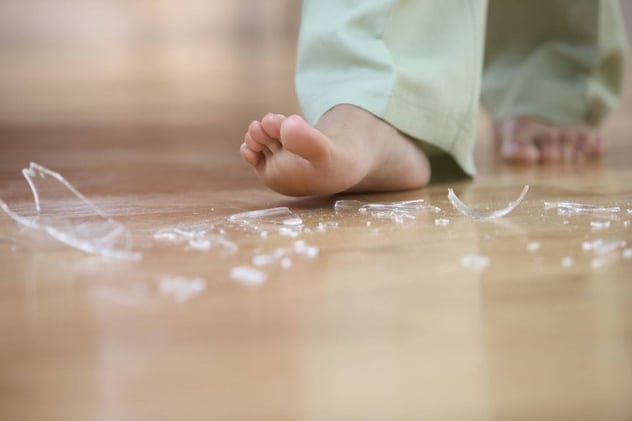Got Glass in Your Foot? Here’s How to Remove It Safely