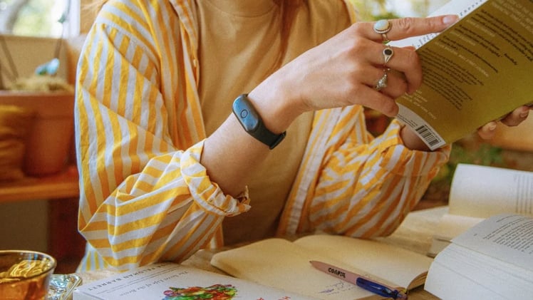 🦾 Amazon se lanza a la conquista de los wearables con un Brazalete IA