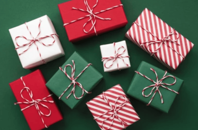 The Christmas Eve Wrapping Dilemma 