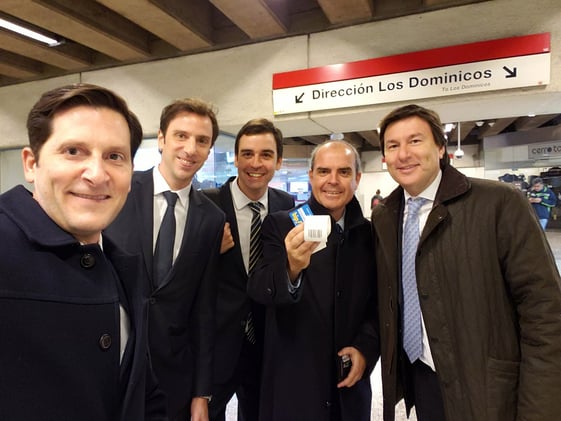 🚇 De la ceremonia de apertura en bolsa por más de USD 1.000 millones al regreso en metro a la oficina