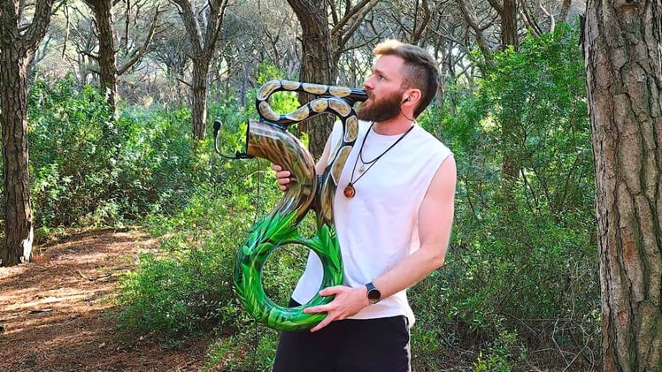 Saxo-Dige – A Unique Instrument Combining Saxophone and Didgeridoo