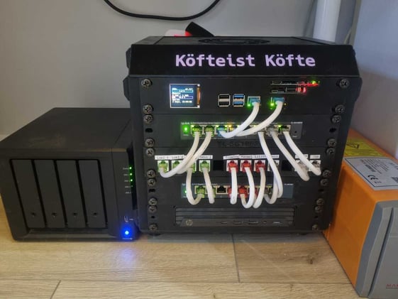 004 - Köfteist Köfte (Meatballist Meatball)