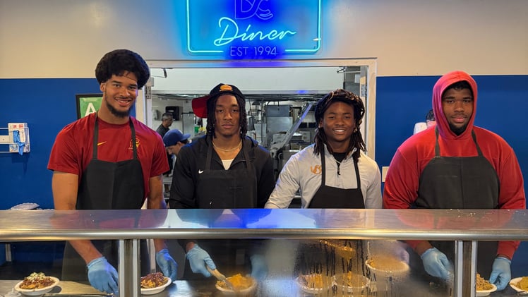 The Trojans are Heating Up on the Gridiron ✌️