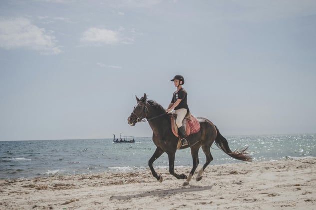 Viral Netflix Horse Doc, UK Flu Alert & Rodeo Reunion Hits Hearts 🐎🌎💥