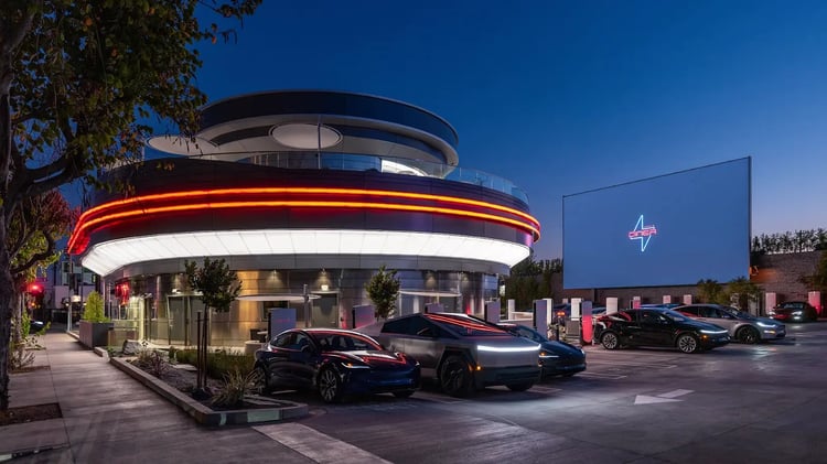 Tesla Opens First Diner with Robot Servers
