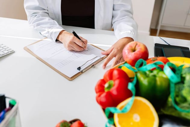 Dietitian vs Nutritionist for Weight Loss and Health Conditions
