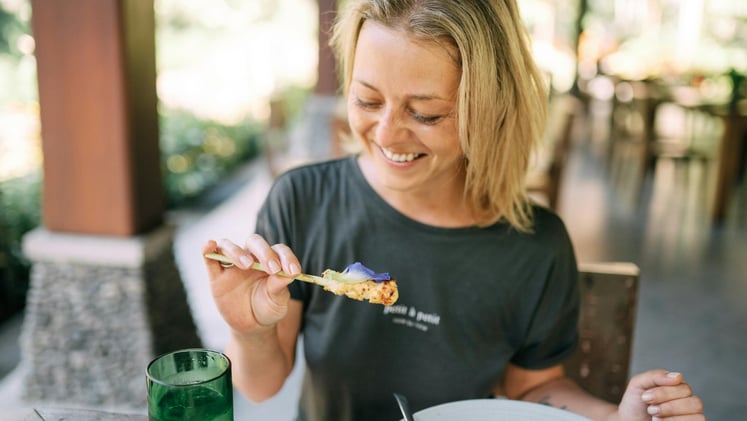 Understanding Satiety Signals to the Brain in Women Over 40