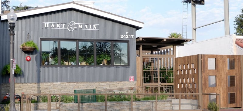 Live Rooftop Music + Cocktails? Yes, Please 🍹