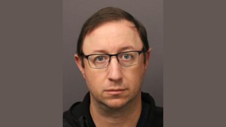 Richmond Hill man accused of taking photos up women's skirts