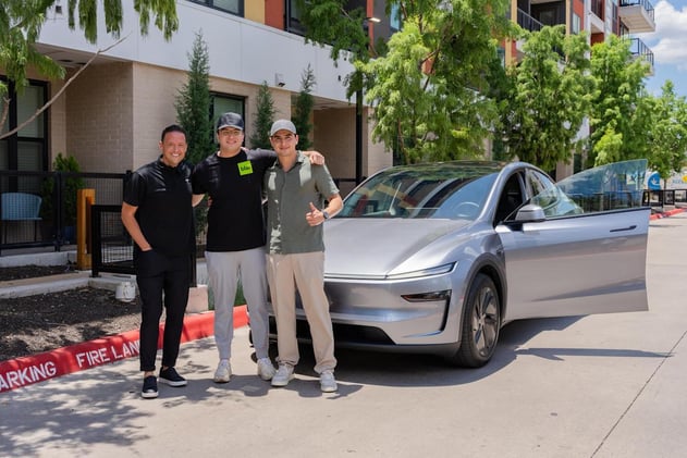 🚨Tesla First Driverless Delivery🤖