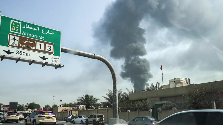 Oil Starts to Fall Before Monday Open