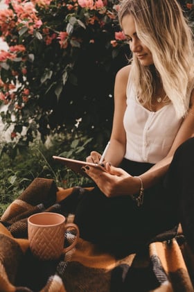 Ace the writing game with these 21 AI tools for Content Writers!
