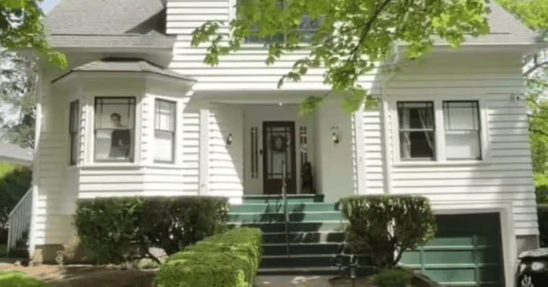 They Bought the Twilight House for $360K—Guess What Happened Next