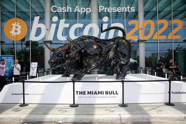 Can you be a patriot and still hope bitcoin's price hits $1 million?