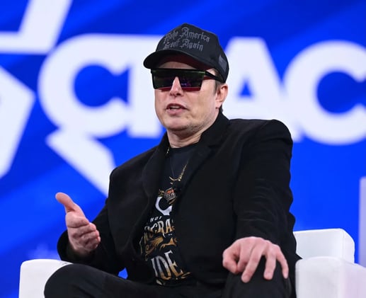 🧠 Grok 4 consulta a Elon Musk antes de responder polémicas en IA