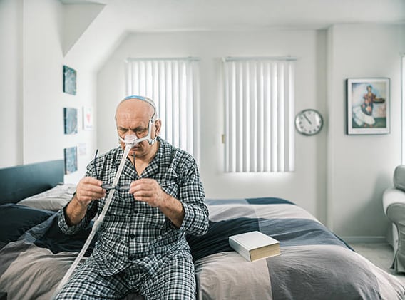 Daytime Sleepiness After Meals: Why Your “Food Coma” Might Be a Health Red Flag