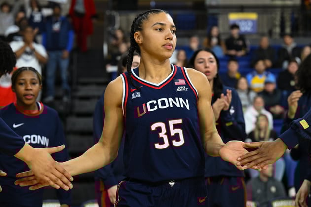 UConn struggles in lackluster win at Marquette