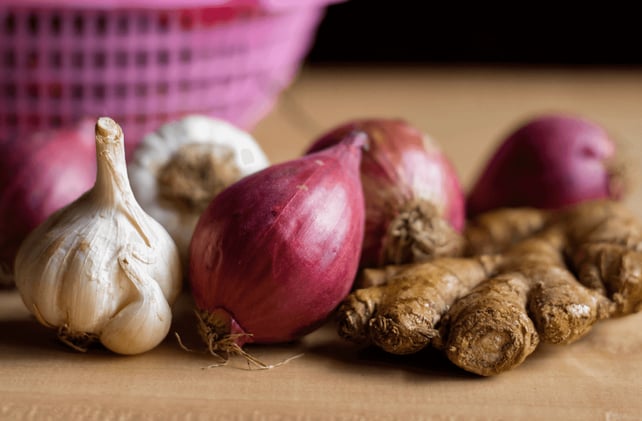 How Raw Garlic, Onion, and Ginger Benefit Heart Health
