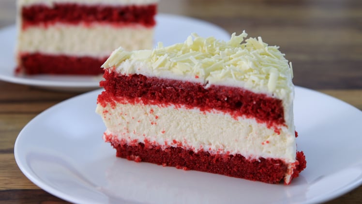 Red Velvet Cheesecake: A Show-Stopping Valentine’s Dessert