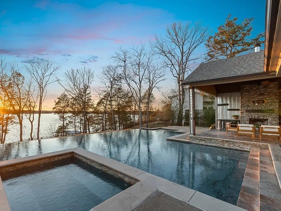 Sailboat Water & Infinity Pools: Today’s Waterfront Edit ⚓