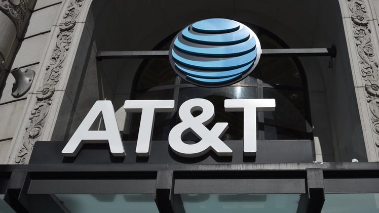 AT&T (T) Invests in Itself & Eyes Fiber Dominance