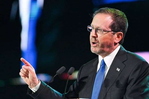 Herzog Says Netanyahu Trial Hurts Israeli Society and Requires a Legal Solution