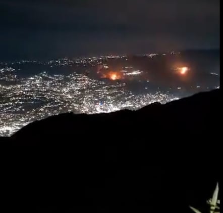 USA bombardea objetivos militares en Venezuela; Trump dice que capturó a Maduro