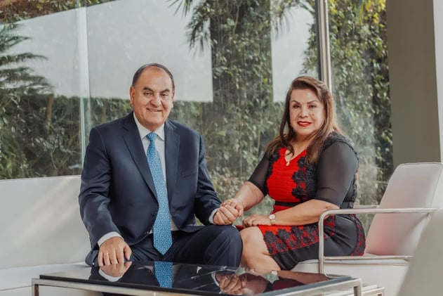 Focus en la estrategia de Idustrias San Miguel para conquistar la industria de refrescos, el boom del agua embotellada y más... 