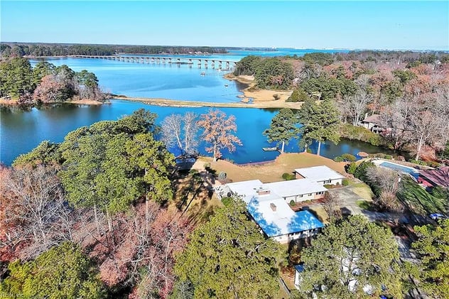 Private Peninsula Estates & Solar-Powered Lakefronts ⚓