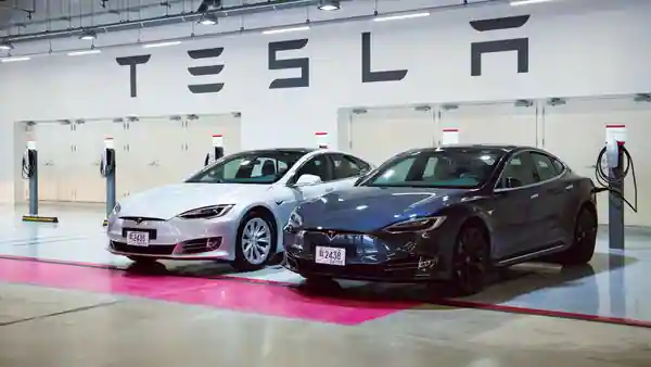 Tesla Issues Major Recall in China 🇨🇳