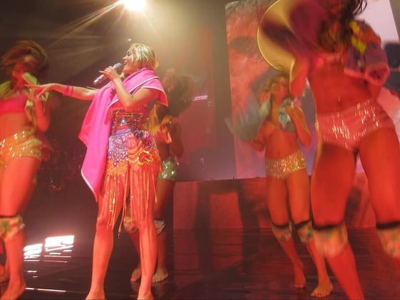 Fan Joins Zara Larsson On Stage in Amsterdam and Surprises Everyone With Perfect Moves