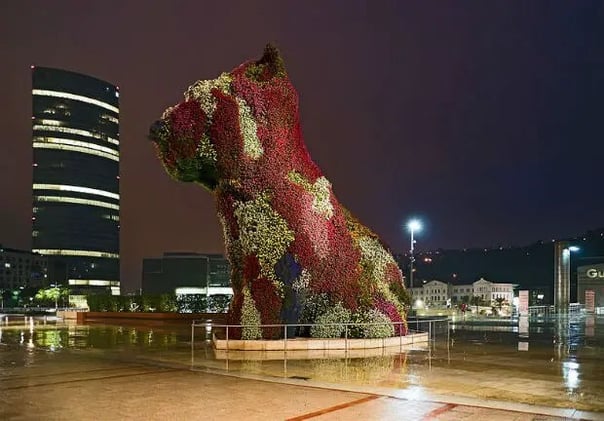 Caprichos de la RAE, ladrones de fotos, juicios por genocidio, Mundial en el cine, Jeff Koons