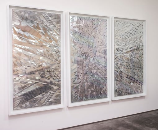 La obra invitada ⮕ Tríptico de Piel Anárquica, de la colección de Lucas Azpúrua  