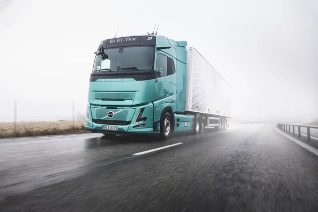 Volvo teasert 780-kWh-Truck, CATL-Tauschsystem & DHLs Maut-Kritik
