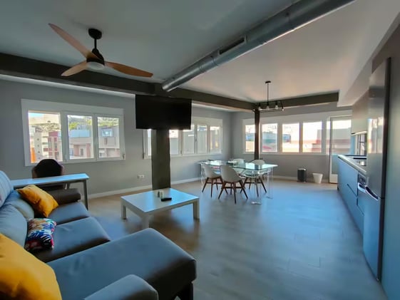 ๐  2 Beds in EU from $613