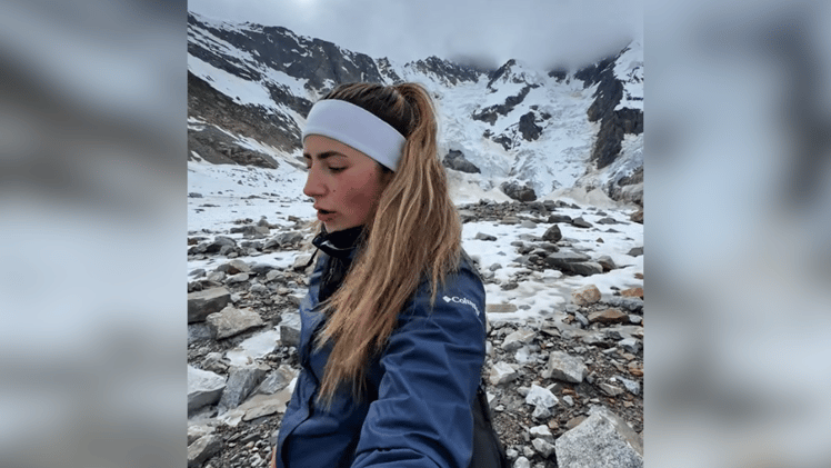 Hiking to a glacier 🥾 