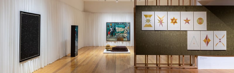 Galliano llega a Zara, Adobe lanza Turntable y FEMSA ocupa MARCO