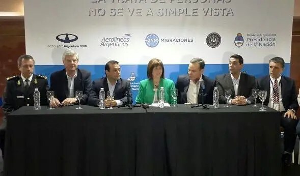 Lanzan campaña en aeropuertos contra la trata de personas