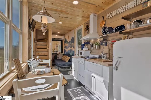 🌄 $105K/Year Mountain STR With OWNER FINANCING (27% ROI)