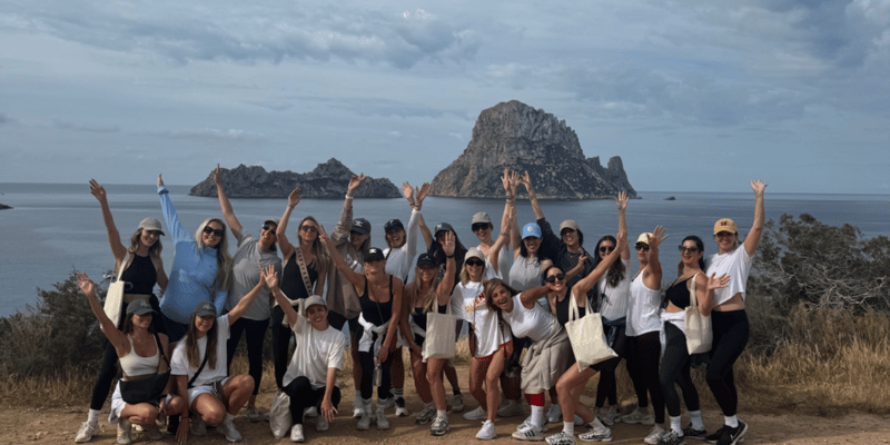 Sunset views behind us, wellness scrolls ahead... let’s catch you up ☕♡