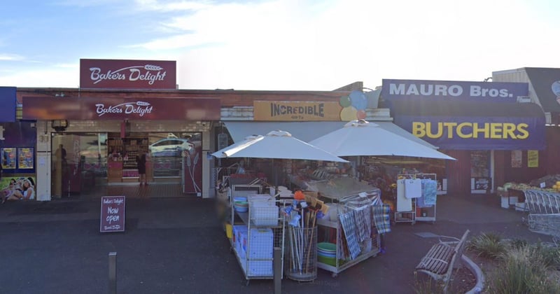 Doncaster East bargain shop blaze deemed “suspicious” after 50 firefighters control flames and smoke