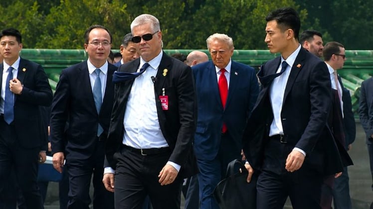 ​INTENSE: 30-Min Standoff as China BLOCKS Secret Service from President Trump